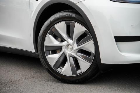 2022 Tesla Model Y - Thumbnail