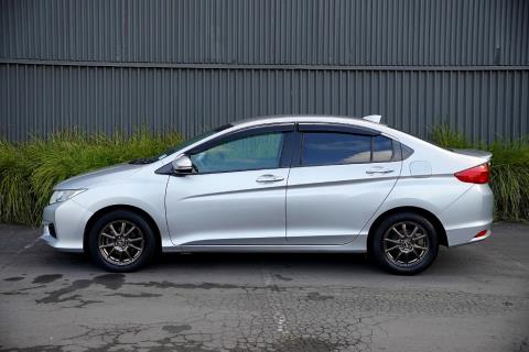 2015 Honda Grace / City - Thumbnail