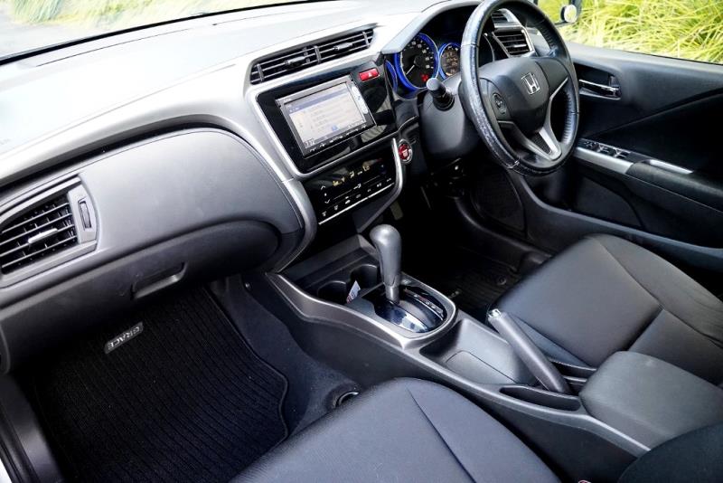 2015 Honda Grace / City