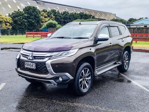 2019 Mitsubishi Pajero Sport VRX - Thumbnail