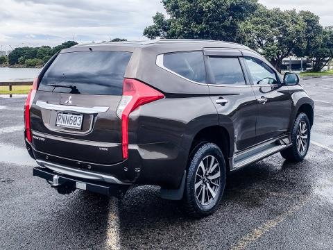 2019 Mitsubishi Pajero Sport VRX - Thumbnail