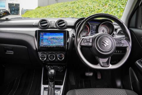 2017 Suzuki Swift - Thumbnail