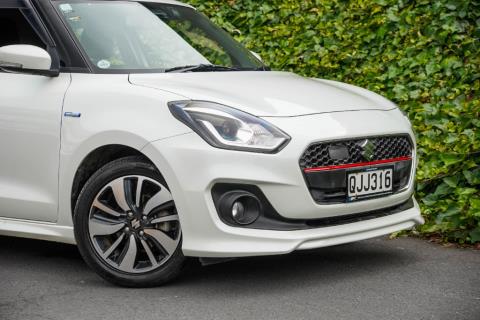 2017 Suzuki Swift - Thumbnail