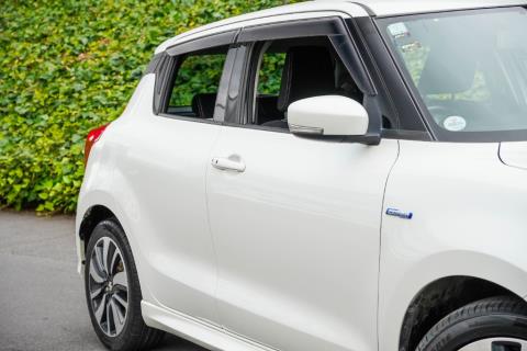 2017 Suzuki Swift - Thumbnail