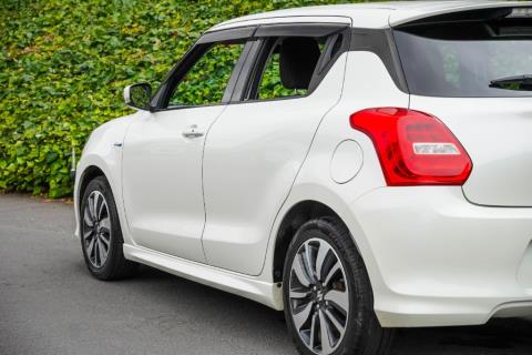 2017 Suzuki Swift - Thumbnail