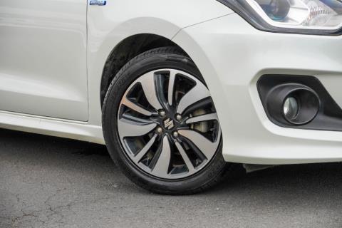 2017 Suzuki Swift - Thumbnail