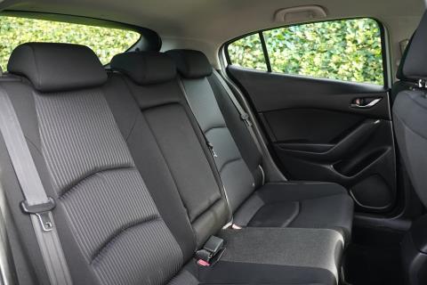 2015 Mazda 3 SP25 / Axela Sport - Thumbnail