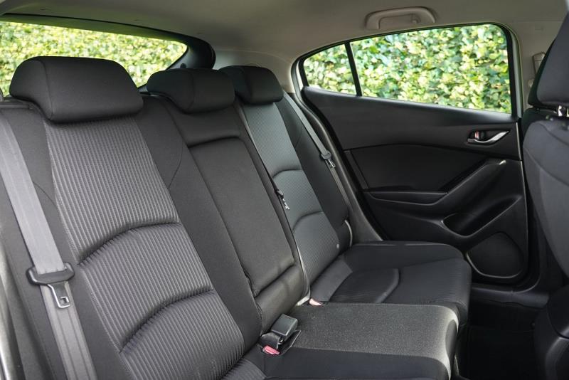 2015 Mazda 3 SP25 / Axela Sport