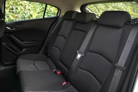 2015 Mazda 3 SP25 / Axela Sport - Thumbnail