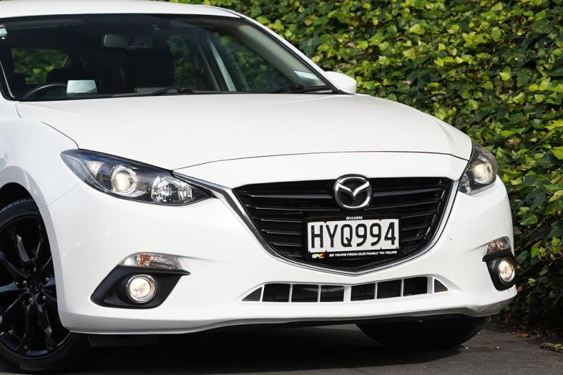2015 Mazda 3 SP25 / Axela Sport