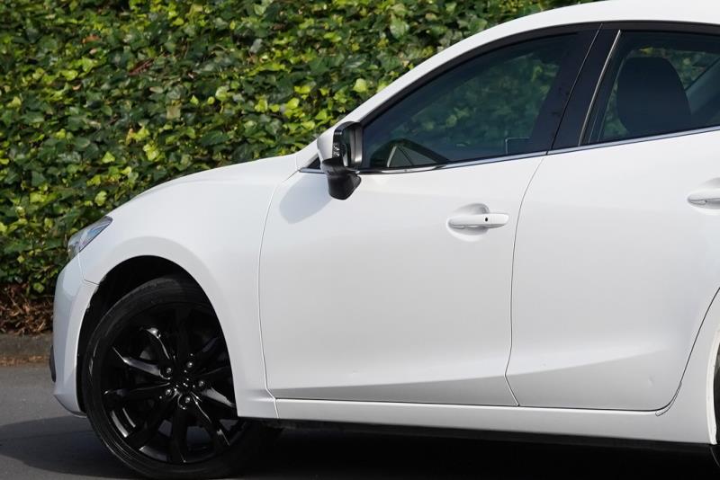 2015 Mazda 3 SP25 / Axela Sport