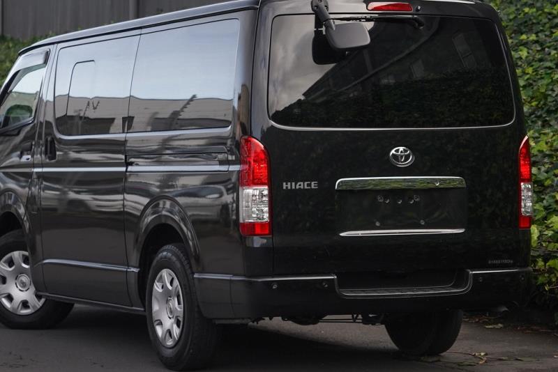 2020 Toyota Hiace GL 5 Door