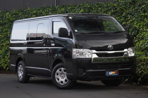 2020 Toyota Hiace GL 5 Door - Thumbnail