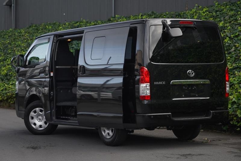2020 Toyota Hiace GL 5 Door