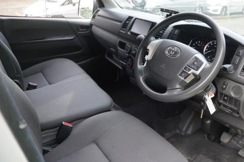 2020 Toyota Hiace ZL 5 Door - Thumbnail