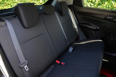 2021 Suzuki Swift Hybrid GLX - Thumbnail