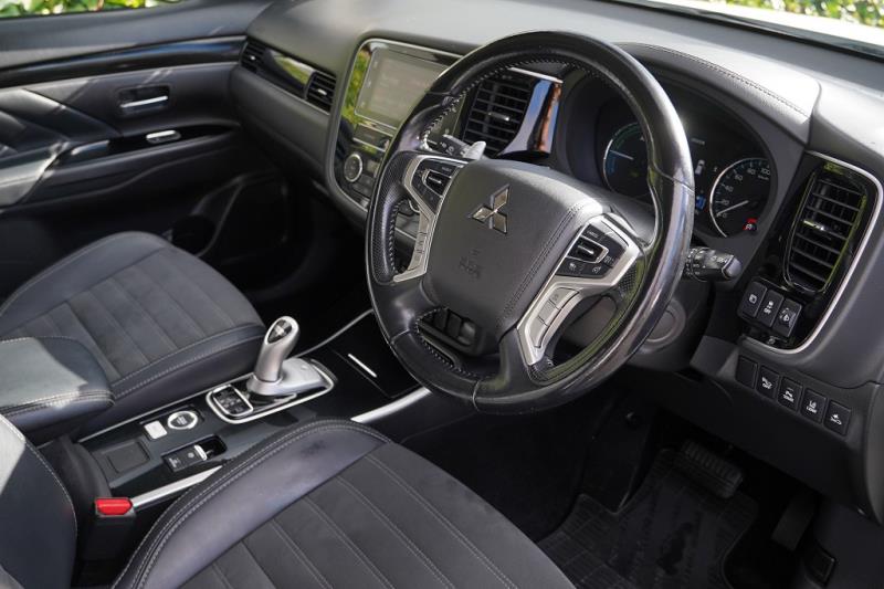 2019 Mitsubishi Outlander XLS PHEV 4WD