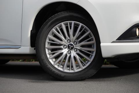 2019 Mitsubishi Outlander XLS PHEV 4WD - Thumbnail