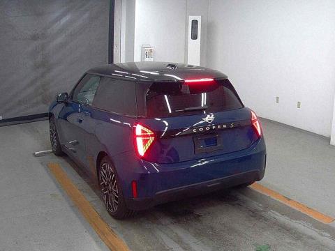 2024 Mini Cooper SE Electric - Thumbnail