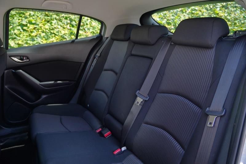 2016 Mazda Axela 20S / 3 Sport