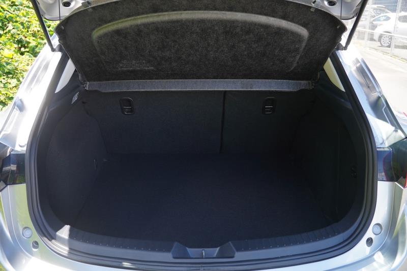 2016 Mazda Axela 20S / 3 Sport