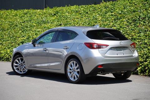 2016 Mazda Axela 20S / 3 Sport - Thumbnail