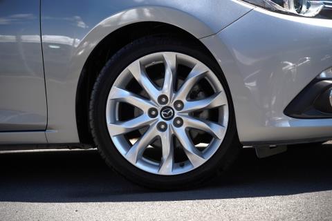 2016 Mazda Axela 20S / 3 Sport - Thumbnail