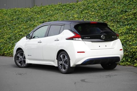 2018 Nissan Leaf 40X 84% SOH - Thumbnail