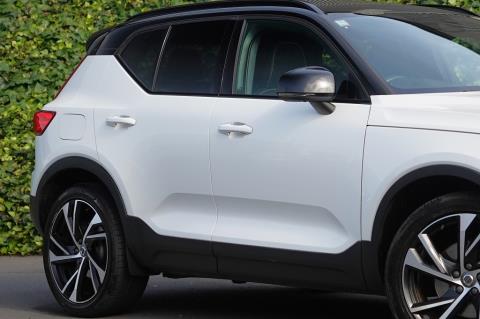 2021 Volvo XC40 T5 AWD R Design - Thumbnail