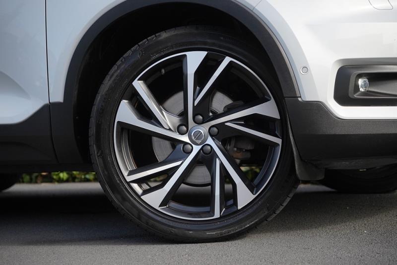 2021 Volvo XC40 T5 AWD R Design