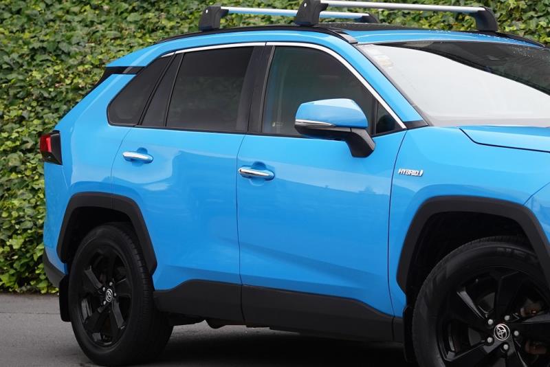 2020 Toyota RAV4 LTD Hybrid E-Four