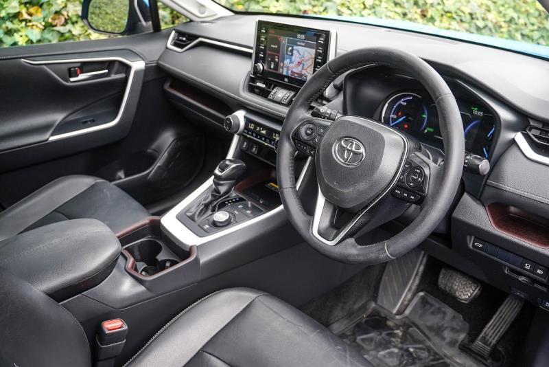 2020 Toyota RAV4 LTD Hybrid E-Four
