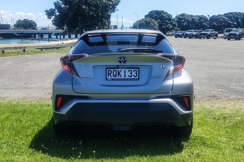 2017 Toyota C-HR G Hybrid - Thumbnail