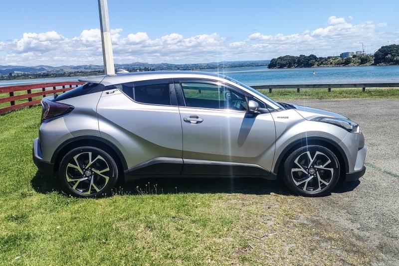 2017 Toyota C-HR G Hybrid