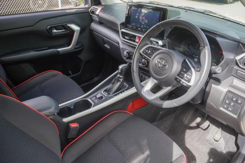 2022 Toyota Raize Hybrid Z - Thumbnail