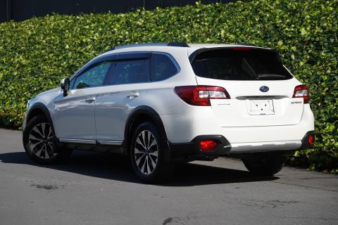 2016 Subaru Outback Limited - Thumbnail