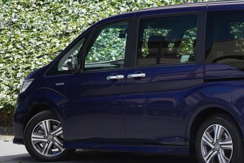 2018 Honda Step Wagon - Thumbnail