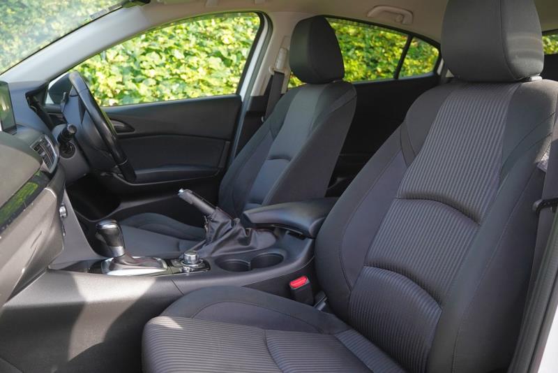 2014 Mazda Axela 20S / 3 Sport