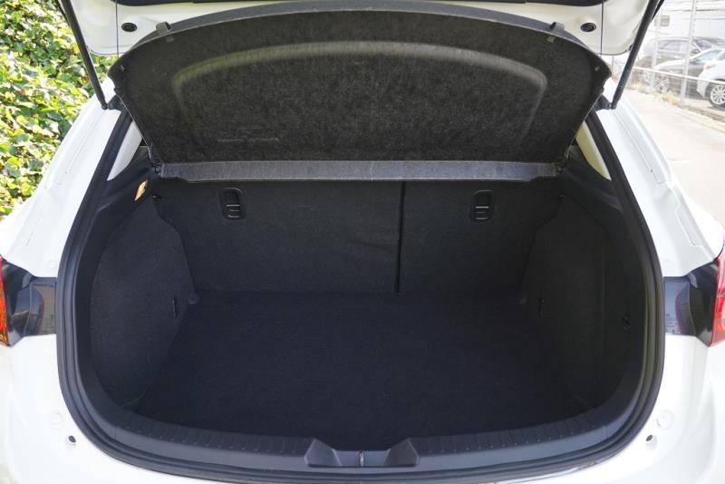 2014 Mazda Axela 20S / 3 Sport