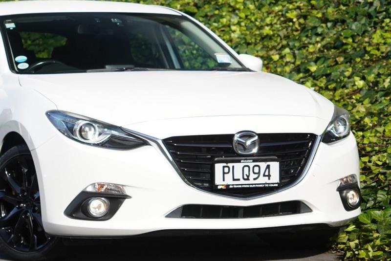 2014 Mazda Axela 20S / 3 Sport