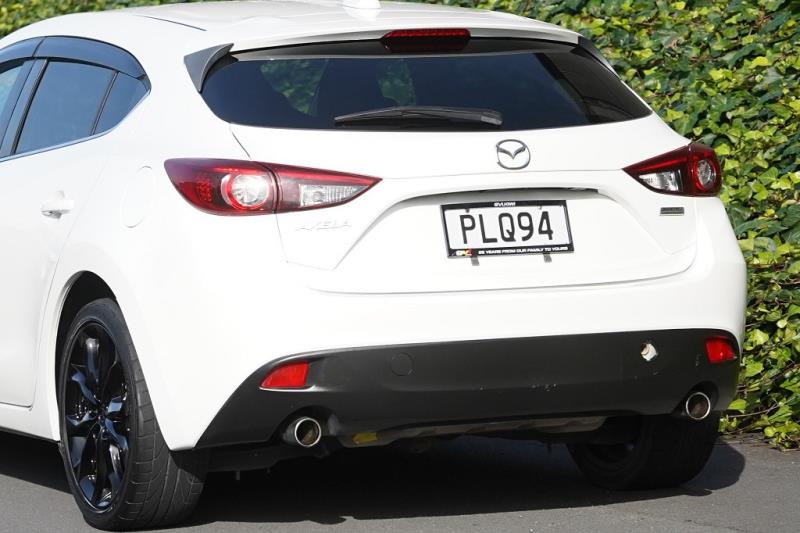 2014 Mazda Axela 20S / 3 Sport