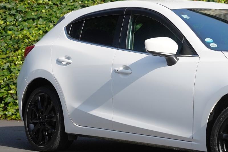 2014 Mazda Axela 20S / 3 Sport