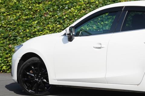 2014 Mazda Axela 20S / 3 Sport - Thumbnail