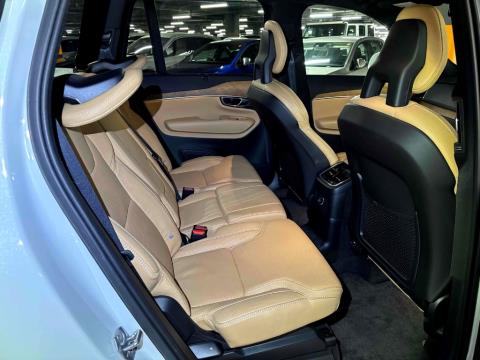 2018 Volvo XC90 T8 Twin Engine - Thumbnail