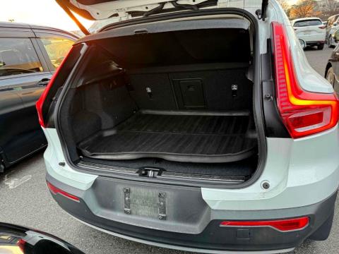 2020 Volvo XC40 B4 Inscription AWD - Thumbnail