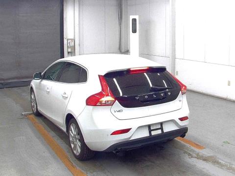 2015 Volvo V40 T4 - Thumbnail