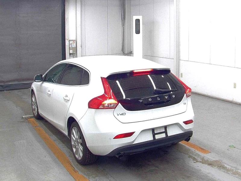 2015 Volvo V40 T4