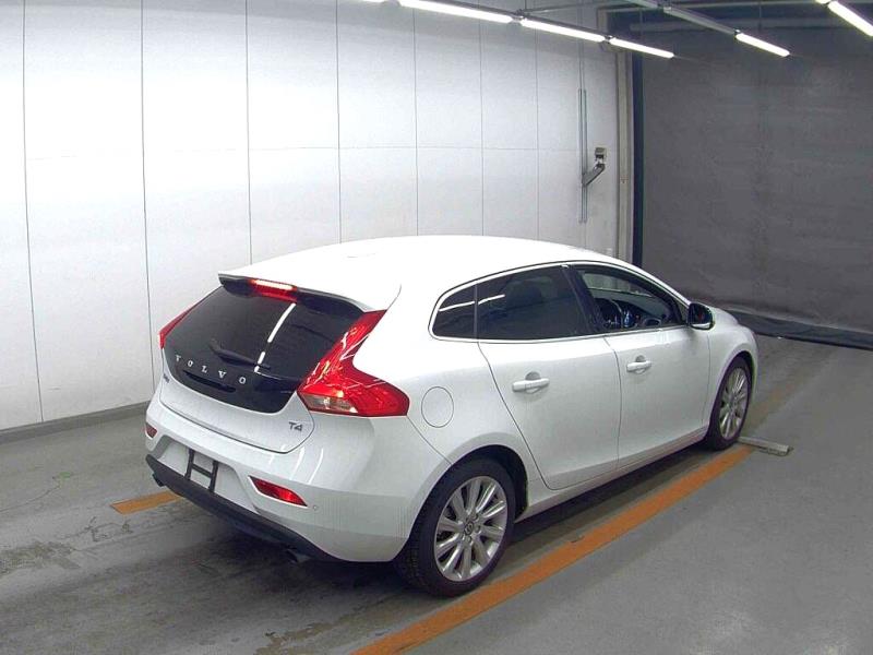2015 Volvo V40 T4