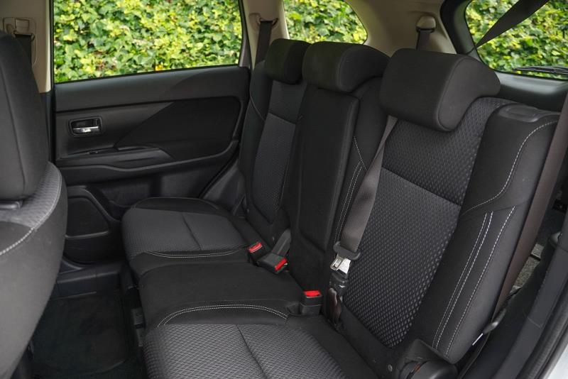 2020 Mitsubishi Outlander LS 2.4P 4WD