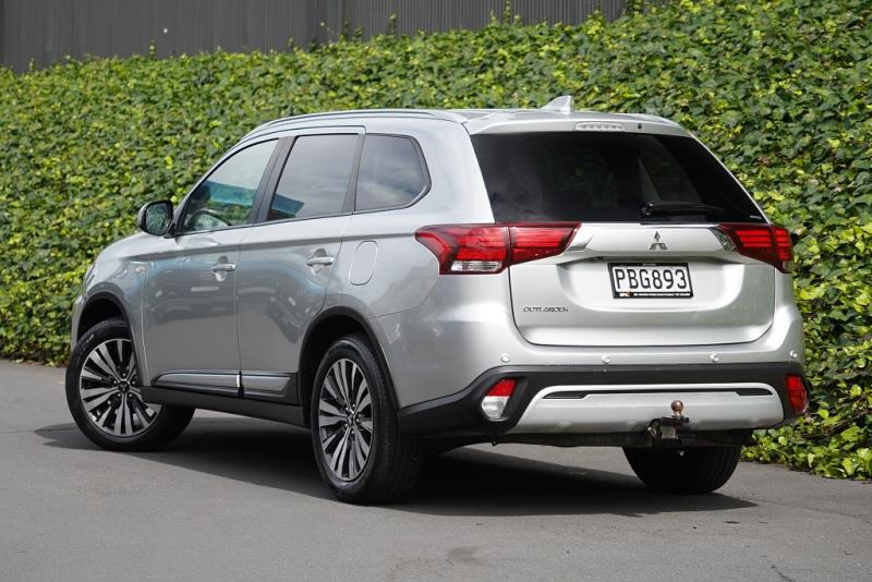 2020 Mitsubishi Outlander LS 2.4P 4WD